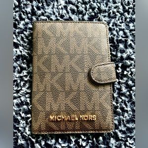 Michael Kors hand wallet - MK